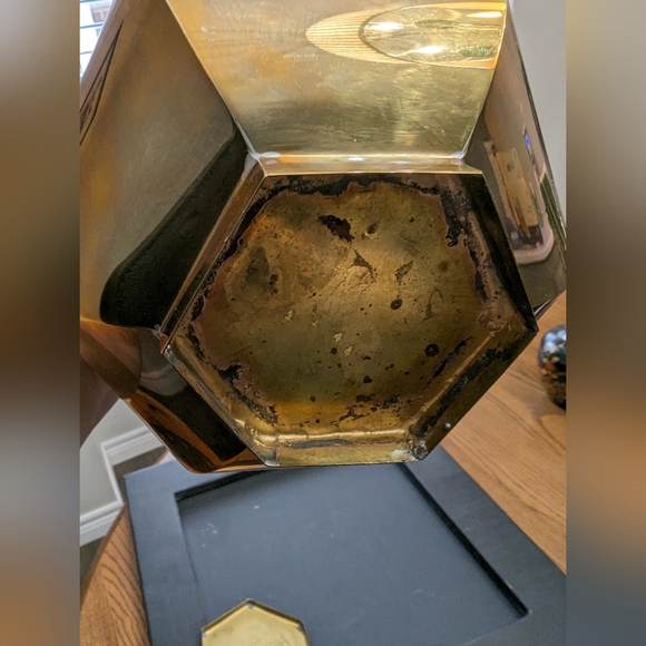 Brass Urn or Vase. Lid. Hexagon shape. 10 inches high. Light weight. - Picture 4 of 6